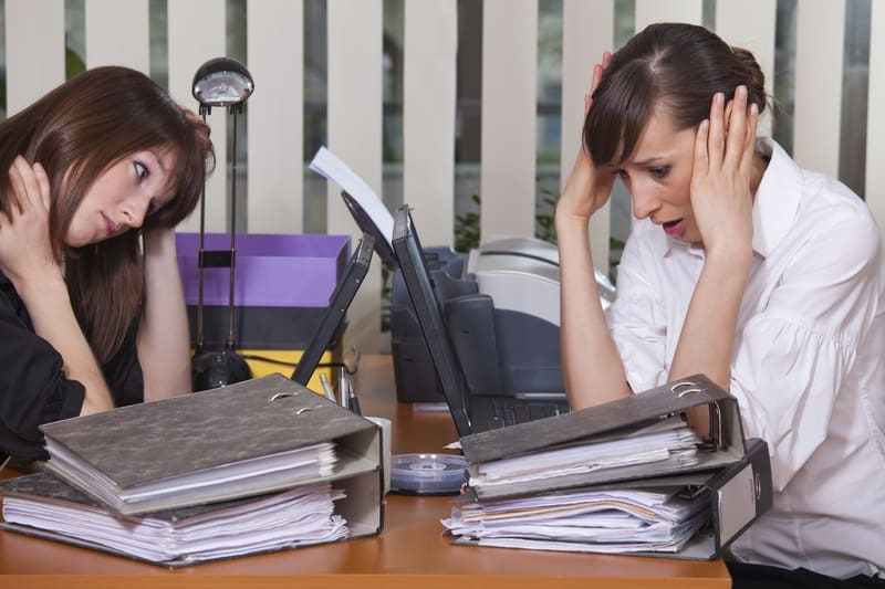 What to Do When You Have a Coworker  Who Likes to Complain 